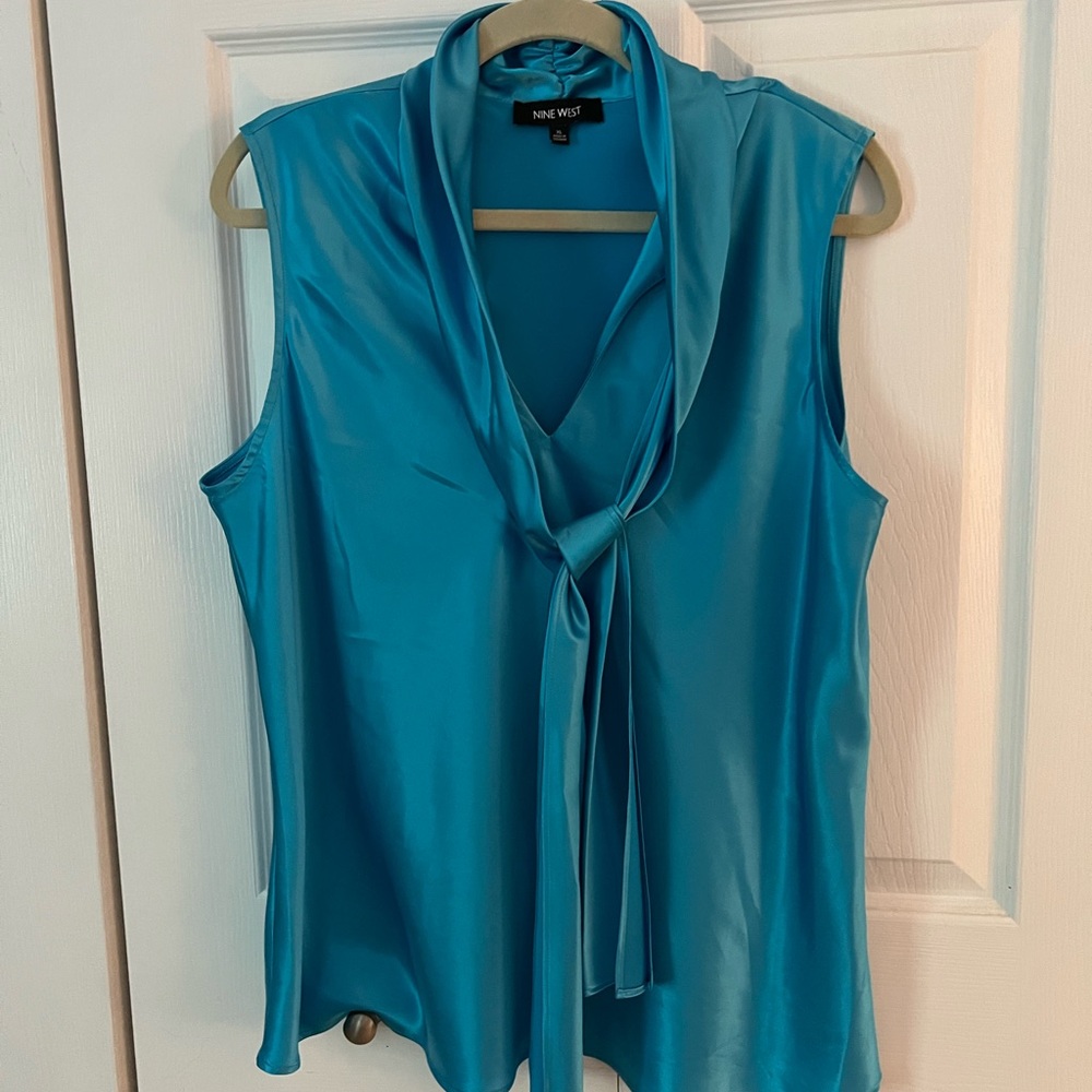 NWOT Nine West Satin Tank with Tie Size XL